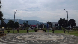 Alun-alun Banjarnegara tampak dari Tengah (Dokpri)