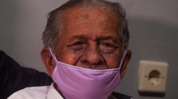 RE Koswara (85), orang tua asal Kota Bandung yang digugat anaknya senilai Rp3 M. (Sumber: Tribunnews.com)