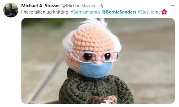 Netizen membuat boneka rajutan dari foto Senator Bernie Sanders. (Foto: Twitter/MichaelStusser)