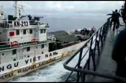 Insiden manuver kapal Vietnam menabrak KRI Tjiptadi - 381 pada tanggal 27/ 04/ 2019 (Dok. TNI AL).