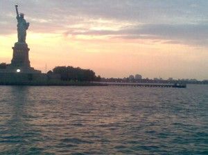 Patung Liberty terletak dipulau Liberty di sungai Hudson(dok pribadi)