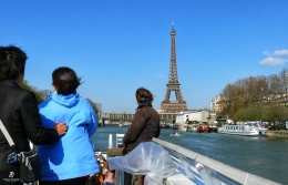 Seine River Cruise - Paris. Sumber: koleksi pribadi