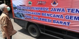 Ganjar mengirimkan bantuan untuk penanganan gempa bumi di Sulawesi Barat. Dok merdeka.com