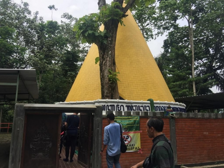 Makam Ki Semar di puncak Gunung Tidar, Magelang, Kamis 21 Januari 2021. Foto : J. Osdar