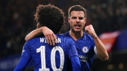 Willian dan Cesar Azpilicueta merayakan gol pembuka Chelsea melawan Liverpool | Skysports