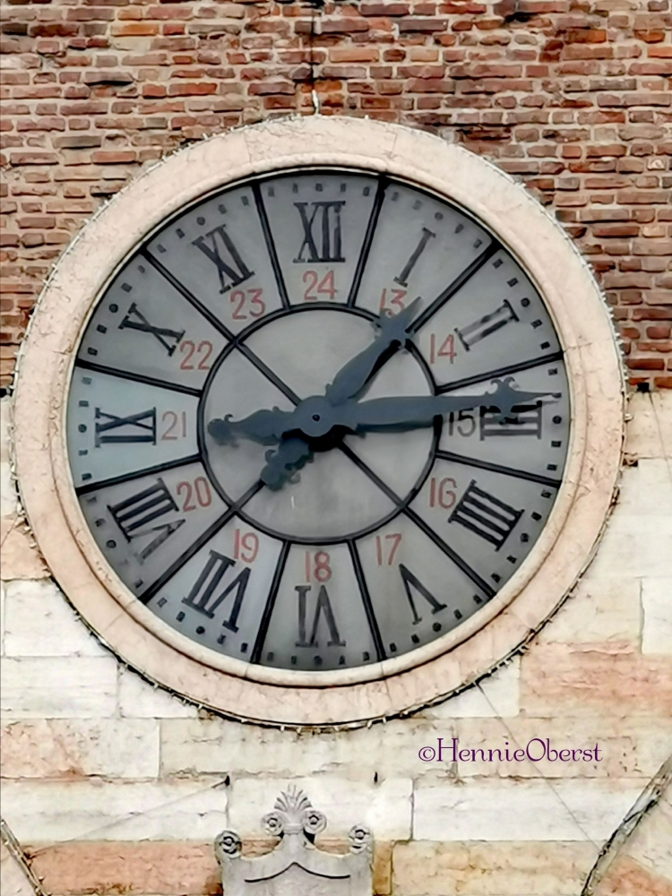 Jam antik di Verona Italia - foto: HennieTriana