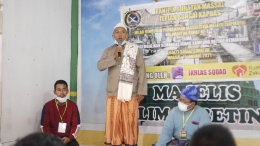 Kata sambutan dari Ustand Muhammad Haidar M.Pd.i dalam membuka acara milad dan bakti sosial sunatan massal di kampung beting alur 3 (Dokpri)