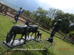 Dokumentasi pribadi | Heidi, Peter dan kambing2 nya, dalam wujud patung2, untuk membangkitkan aura inspirasi