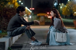 Im Si Wan dan Shin Se Kyung dalam drama Korea Run On. (sumber: MyDramalist via kompas.com)