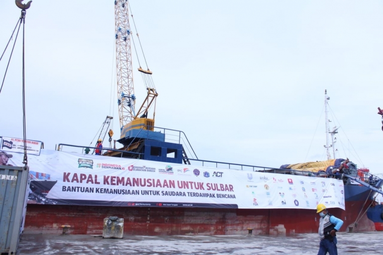 Pelepasan Kapal Kemanusiaan Sulawesi Barat