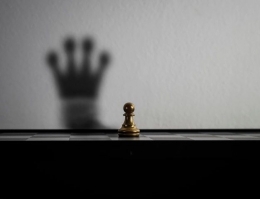 https://www.freepik.com/free-photo/chessman-is-changed-shadow-crown_6172050.htm#page=1&query=shadow crown&position=0