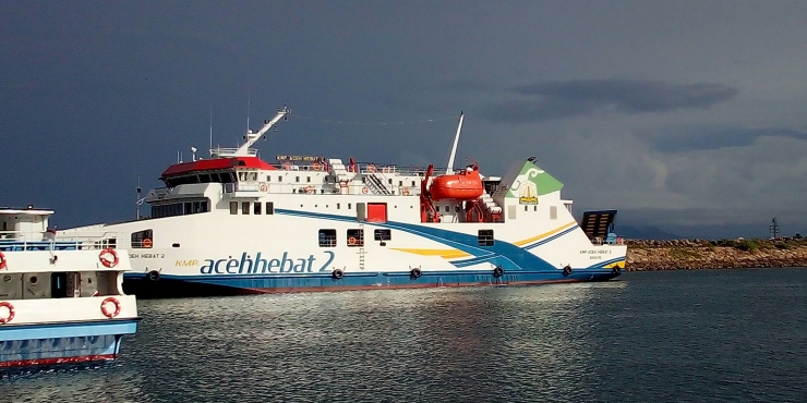 Kapal Ferry KMP Aceh Hebat 2 Bersandar di Dermaga 3 Pelabuhan Ulee Lheue Banda Aceh (doc Pribadi/Istimewa)
