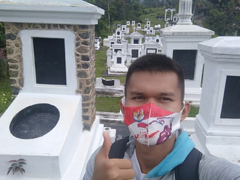 Salah Satu Makam dengan Marmer  (Dokpri)