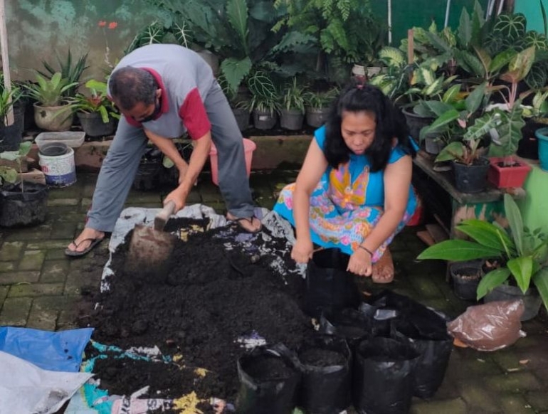 Bapak-ibu Yosep, salah satu keluarga yang ikut program. Dokumen pribadi.