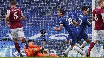 Selebrasi Pemain Chelsea membuka gol pertama tembakan Azpilicueta (Foto AP/Andrew Couldridge)