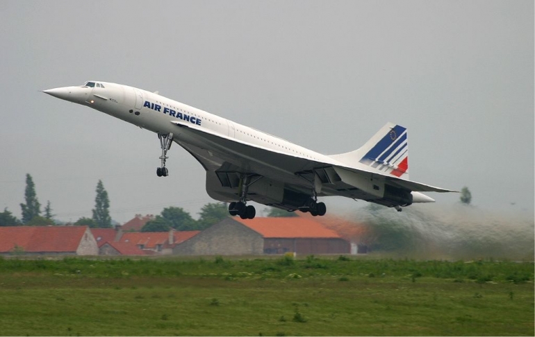 Pesawat Concorde di bandara CDG-Paris. Sumber: Alexander Jonsson/ wikimedia