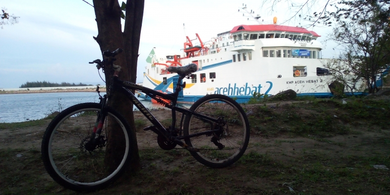 Kapal Ferry KMP Aceh Hebat 2 Bersandar di Pelabuhan Ulee Lheue Banda Aceh (doc Rachmad Yuliadi Nasir/Istimewa)