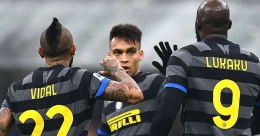 Para pemain Inter Milan melakukan selebrasi setelah mencetak gol ke gawang Benevento. Foto: fotmob.com