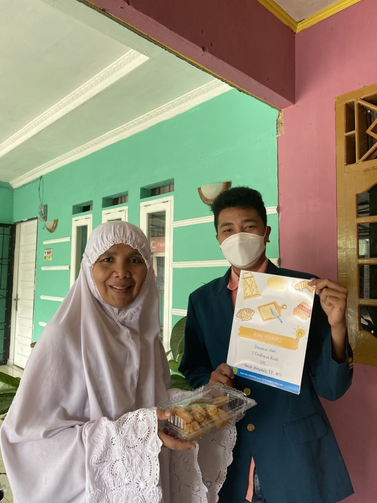 Edukasi Peikanan secara Door to door oeh Mahasiswa Tim I KKN UNDIP Kepada Ibu Rumah Tangga di Gg Pardosi Dusun sejati Desa Subulussalam Selatan | dokpri