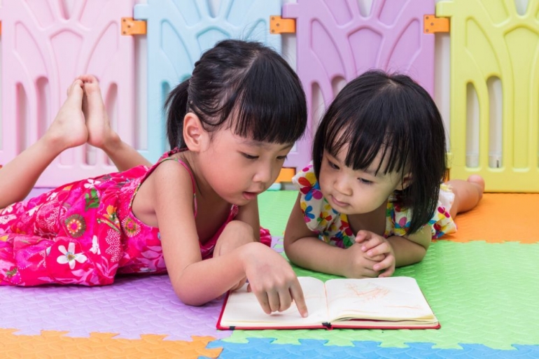 Membaca pada anak usia dini. Sumber: Shutterstock 