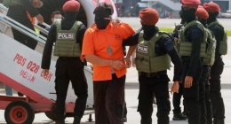 Terduga teroris ISIS di Makassar dibawa ke Jakarta. Foto: suara.com.