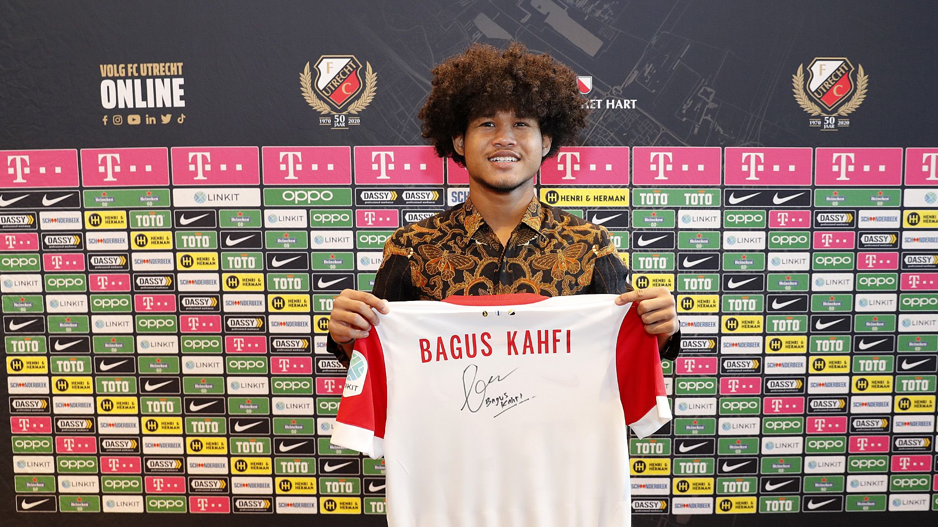 Perkenalan pemain baru FC Utrecht, Bagus Kahfi. Gambar: Twitter/fcutrecht