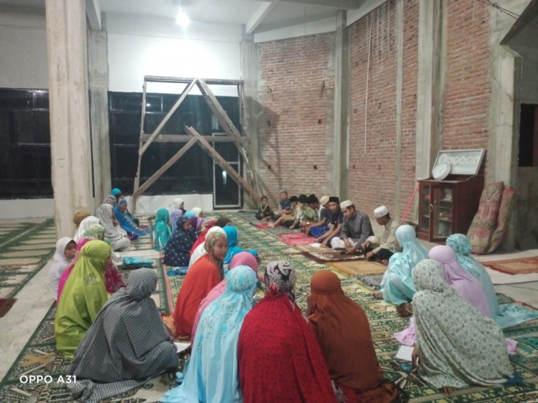 Foto: Suasana Musyawarah Pembentukan Remaja Islam Masjid (RISMA)  Ar-Rahman Desa Nambo (Dokpri)