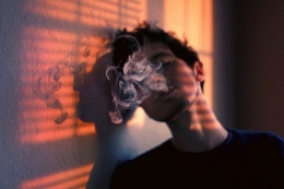 Ilustrasi orang sedang merokok (Foto: mymodernmet.com)
