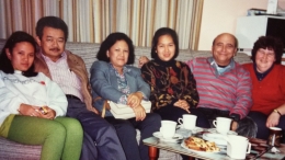 Dokumentasi pribadi | Aku, bapak dan ibuku yang mengunjungi aku di Perth, serta Romanee, Con dan Carol