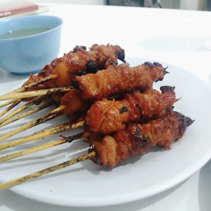 Sate Merah Foto Artikel : The Next Sate Ratu Menyajikan Ruang Makan yang Lebih ...