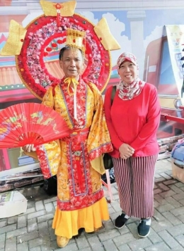 Saya dan peserta pawai di vihara Dhanagun Bogor (dok.pri)