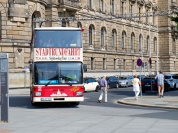 Bus wisatawan untuk berkeliling kota Dresden (Dokpri)