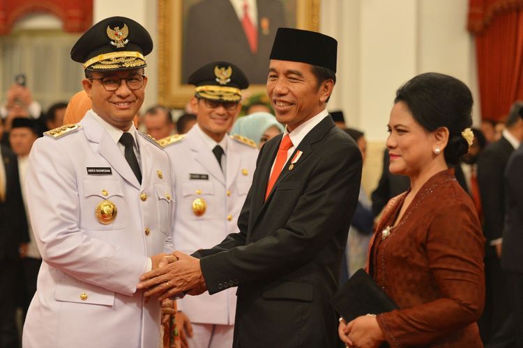 Anies Baswedan mendapat ucapan selamat dari Presiden Jokowi (Foto: Antara/Wahtu Putro A)