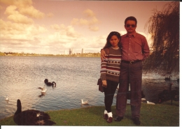 Dokumentasi pribadi | Aku dengan bapakku, dengan latar belakang kota Perth, di ambang senja .....