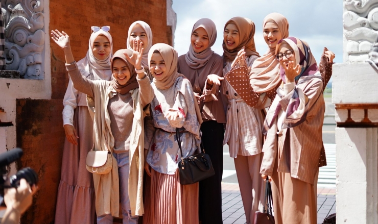 Pengaruh Poligami dalam Menangani Ketimpangan Sosial di Indonesia. Gambar : poligamibahagia
