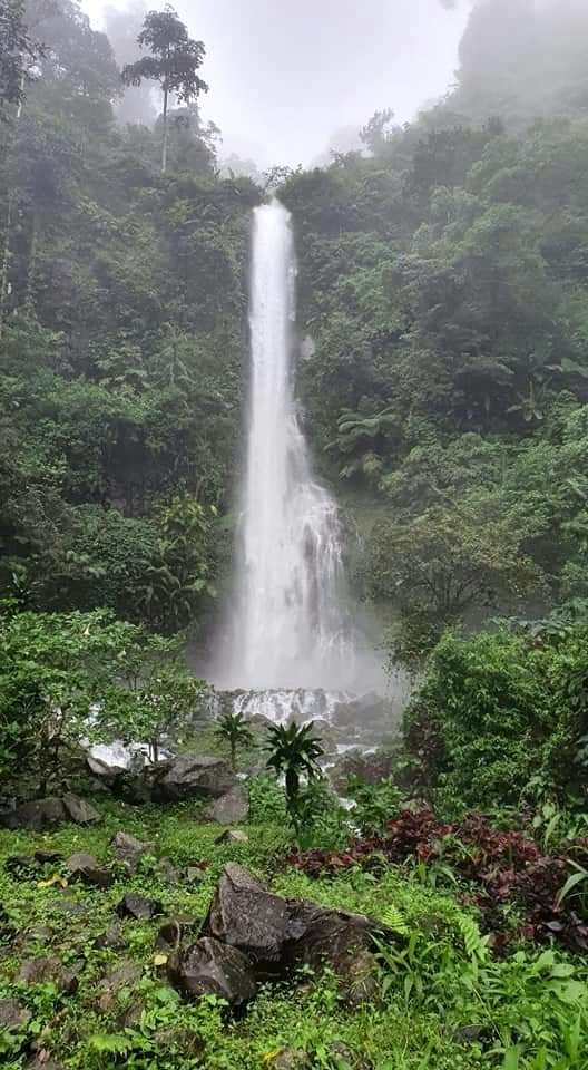 Curug Cijalu di pagi hari yang berkabut (Foto : koleksi pribadi)