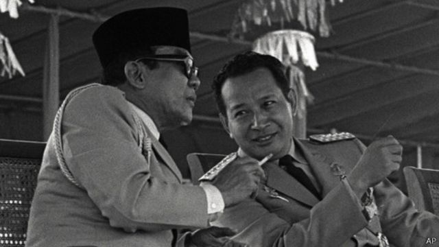Soekarno dan Soeharto (sumber: bbc.com)