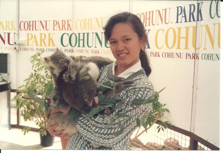 Dokumentasi pribadi. Aku dengan koala2 lucu, emak dan anak di Cohunu Koala Park, Perth Western Australia