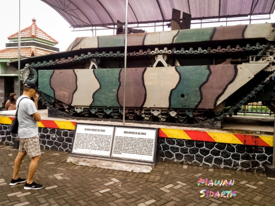 Penampakan tank Ampibi AM Track (dok. Mawan Sidarta)