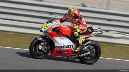 Dua tahun kelam di Ducati menyebabkan Valentino Rossi kehilangan kepercayaan diri dan pulang ke Yamaha pada tahun 2013. Sumber: www.Motormaxone.com
