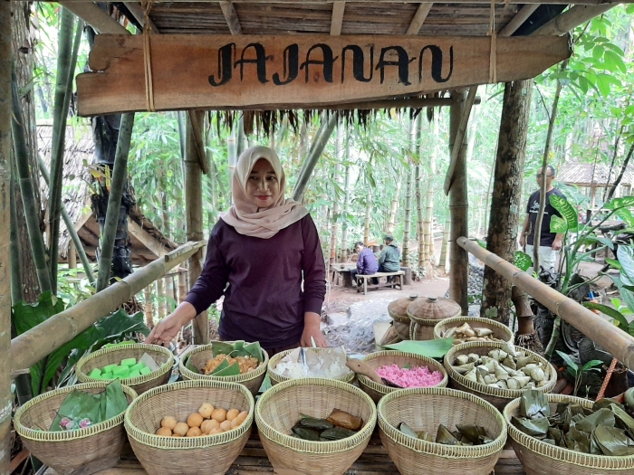 Jajanan Ngawonggo | Dok. Bolang