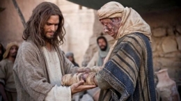 Yesus menyembuhkan orang yang sakit kusta. Foto: jawaban.com.