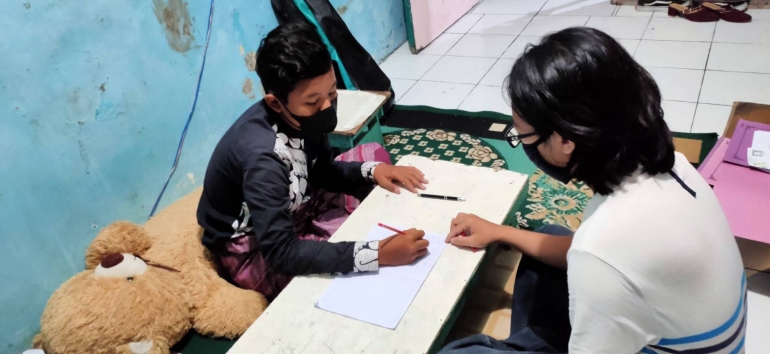 Pendampingan pembelajaran bahasa Jepang bagi anak - anak RW 06 Sendangguwo