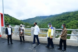 Presiden Jokowi bersiap-siap meresmikan Bendungan Tukul Pacitan, Jawa Timur (Foto: Twitter/@setkabgoid)