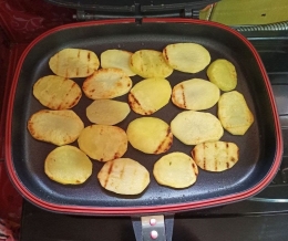 Potongan kentang yang sudah dibalik | Dokpri