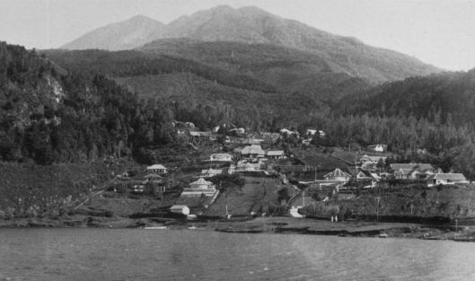 Telaga Sarangan pada tahun 1931 (collectie_tropenmuseum_hotels_aan_het_meer_van_sarangan_tmnr_60026253)