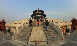 Anak tangga menuju ke Qinian Dian. Sumber: koleksi pribadi
