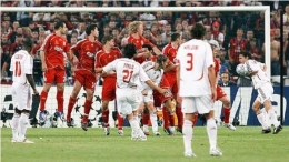 Gol Inzaghi ke gawang Liverpool (Ilustrasi:pressreader.com)