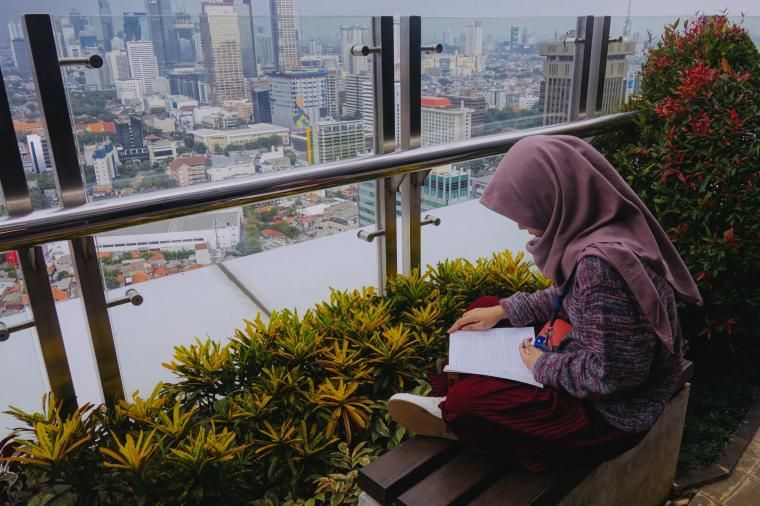 ilustrasi belajar mandiri. (sumber: unsplash.com/@satsutput)