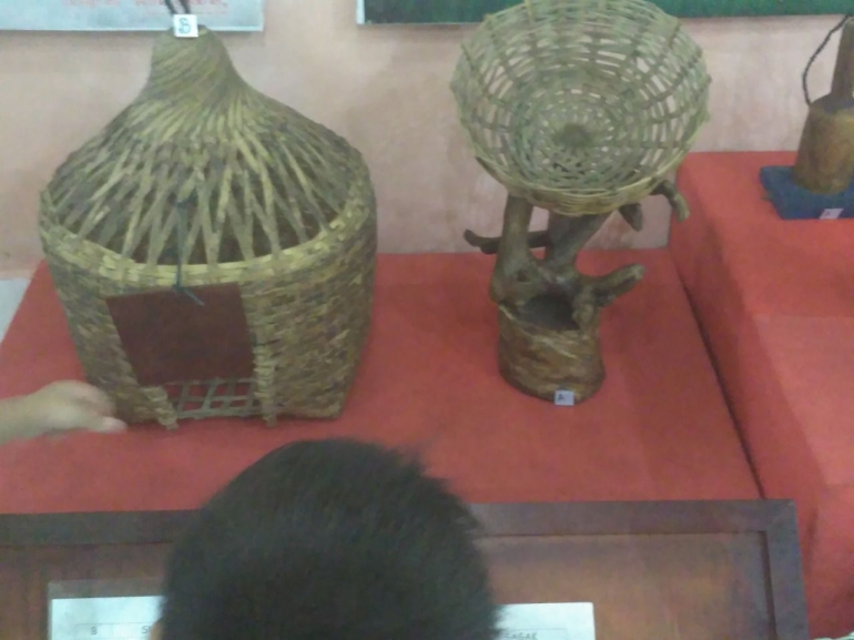 Sunun dan sagak, kerajinan anyaman bambu. Koleksi Museum GBKP, RC. Sukamakmur (Dokpri)
